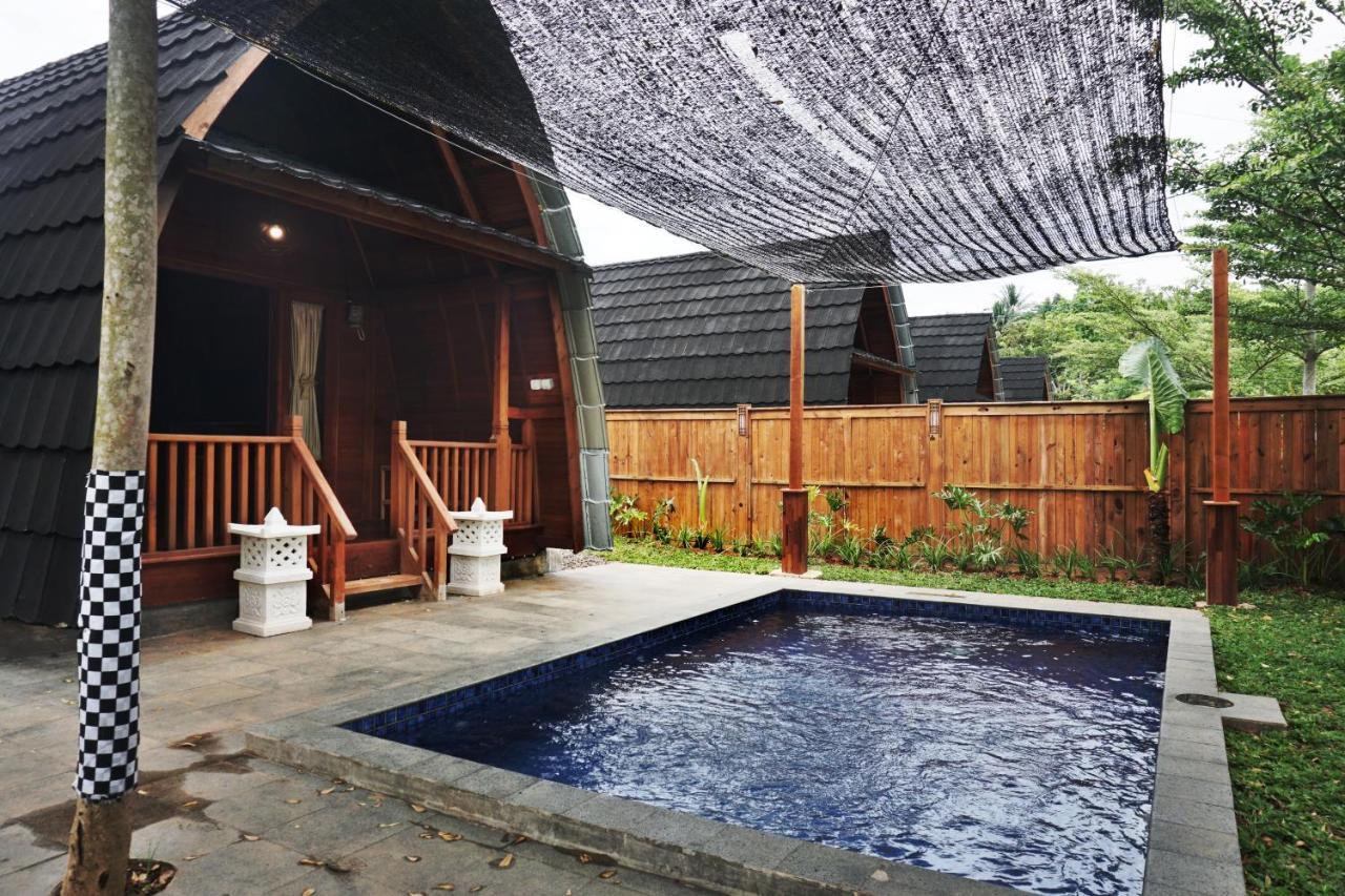 Collection O 9 Villa Ubud Anyer Exterior photo